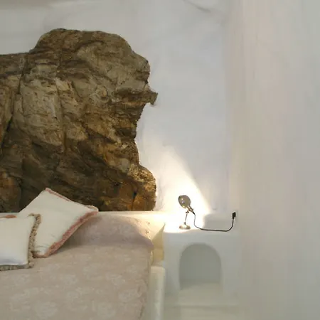 The One Mykonos Ξενοδοχείο 4*